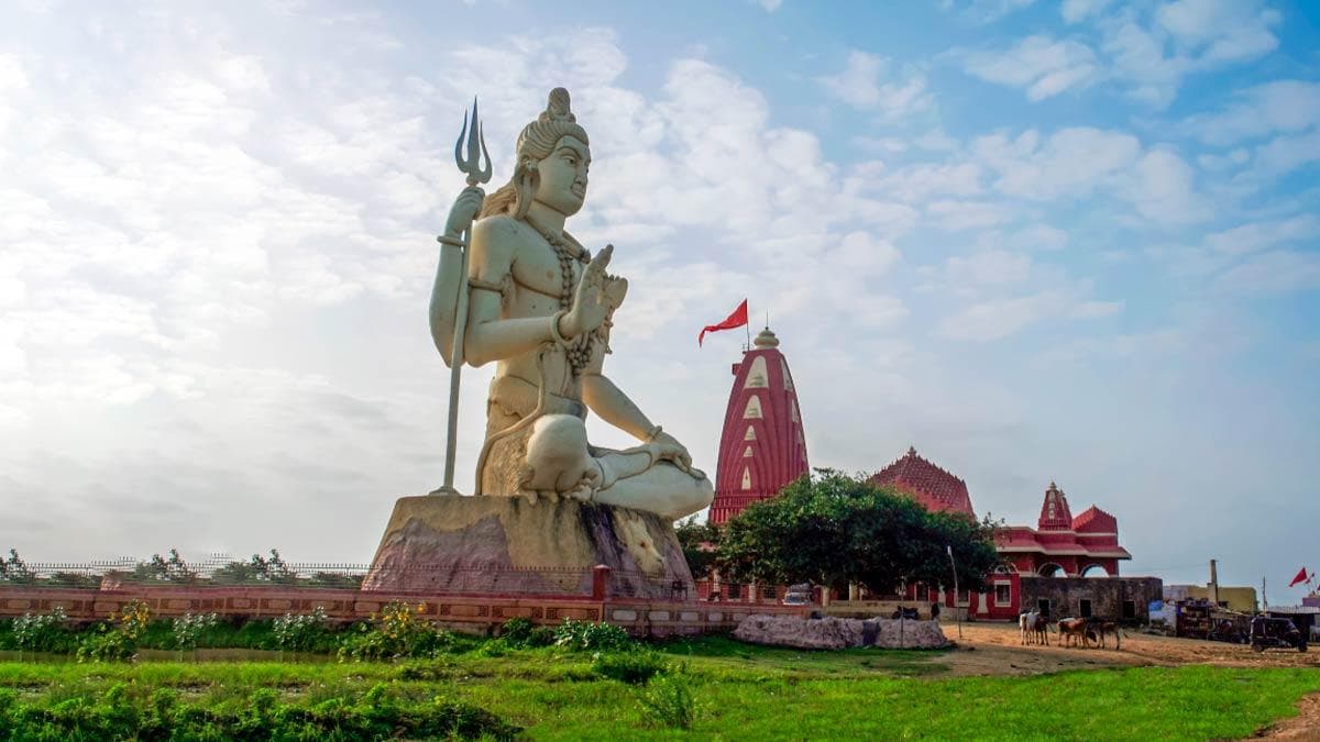 Dwarkadhish Temple in Dwarka