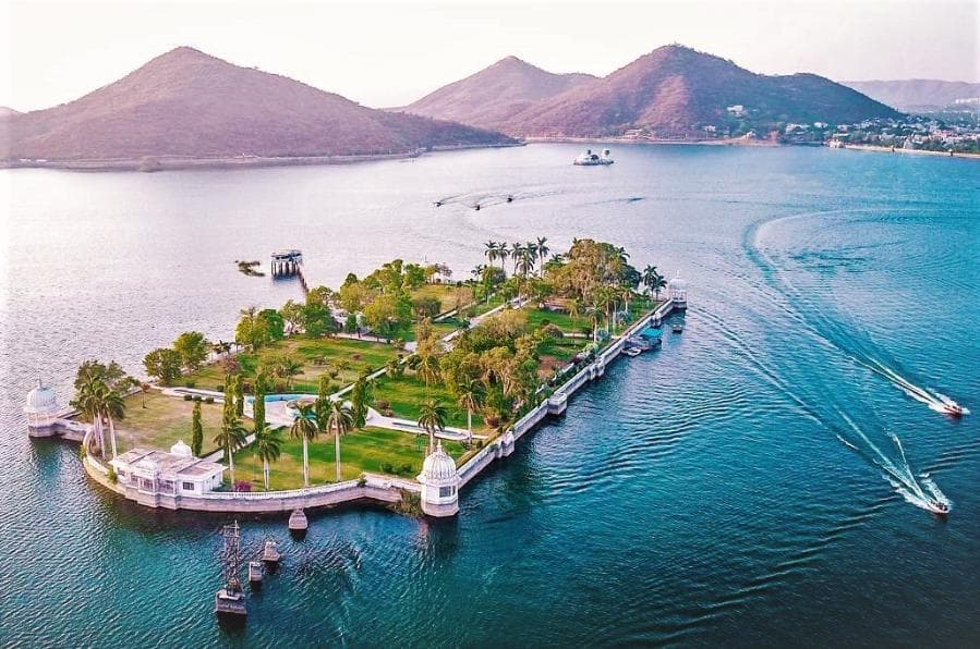 Udaipur City Palace and Lake Pichola